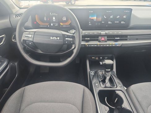 Used 2025 Kia K4 FWD image 10