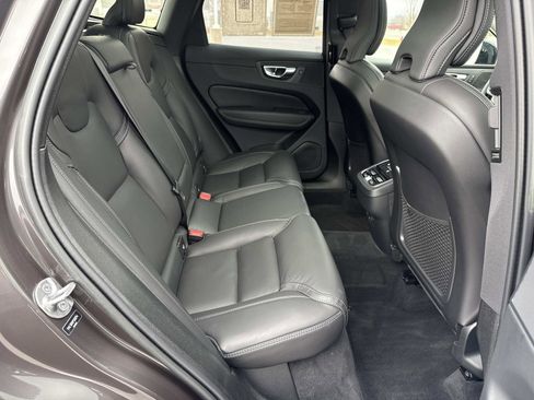 Used 2023 Volvo XC60 B5 Ultimate w/ Climate Package image 20