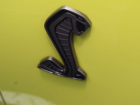 Used 2021 Ford Mustang Shelby GT500 w/ Technology Package RWD image 13