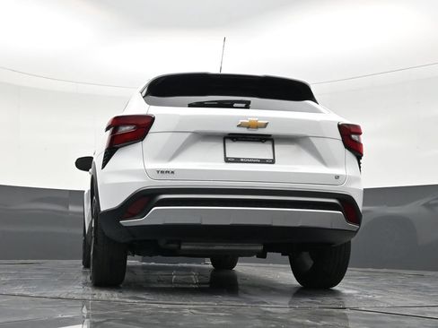 Used 2024 Chevrolet Trax LT FWD image 20