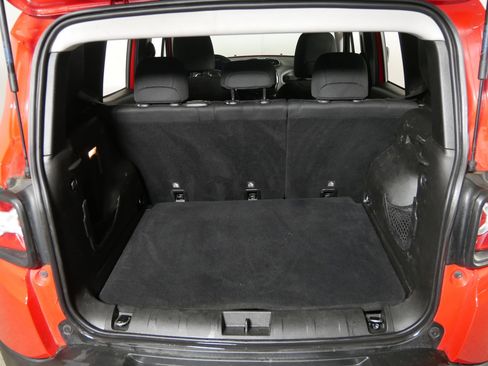 Used 2020 Jeep Renegade Sport w/ Sport Appearance Group image 18