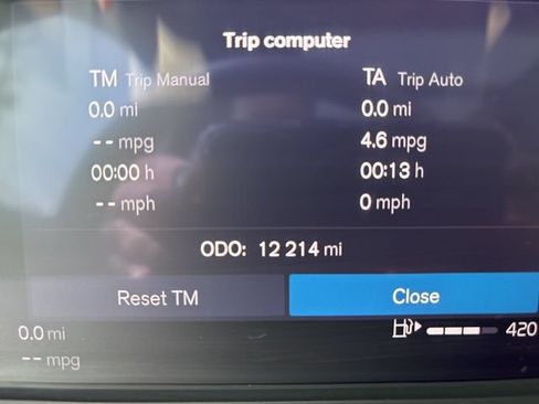 Used 2025 Volvo XC40 B5 Core AWD/4WD image 24