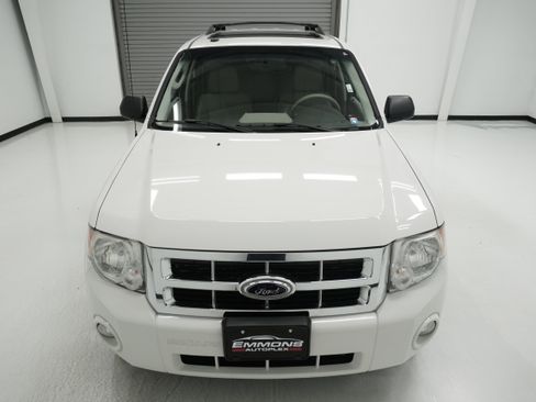 Used 2011 Ford Escape XLT w/ 203A Rapid Spec Order Code FWD image 2
