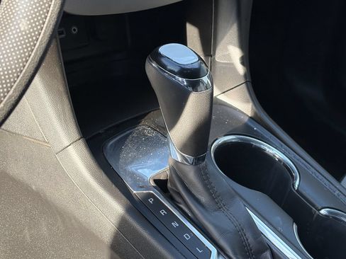 Used 2019 Chevrolet Equinox LS w/ LPO, Floor Liner Package FWD image 14