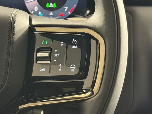 Used 2026 Land Rover Range Rover Velar S image 18