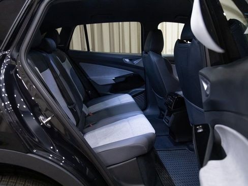 New 2025 Volkswagen ID.4 Pro image 12