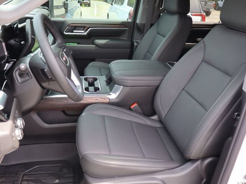 New 2026 GMC Sierra 2500 SLT w/ SLT Premium Package AWD/4WD image 13