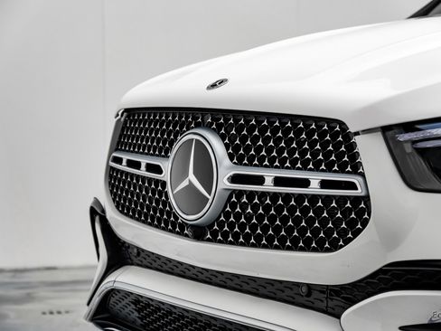 Used 2025 Mercedes-Benz GLE 450 4MATIC w/ AMG Line Exterior image 31