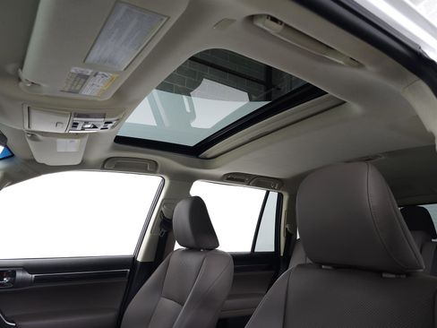 Used 2023 Lexus GX 460 Premium w/ Premium Package image 17