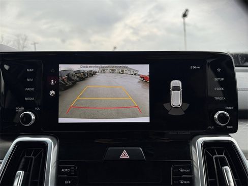 Certified 2023 Kia Sorento SX image 18