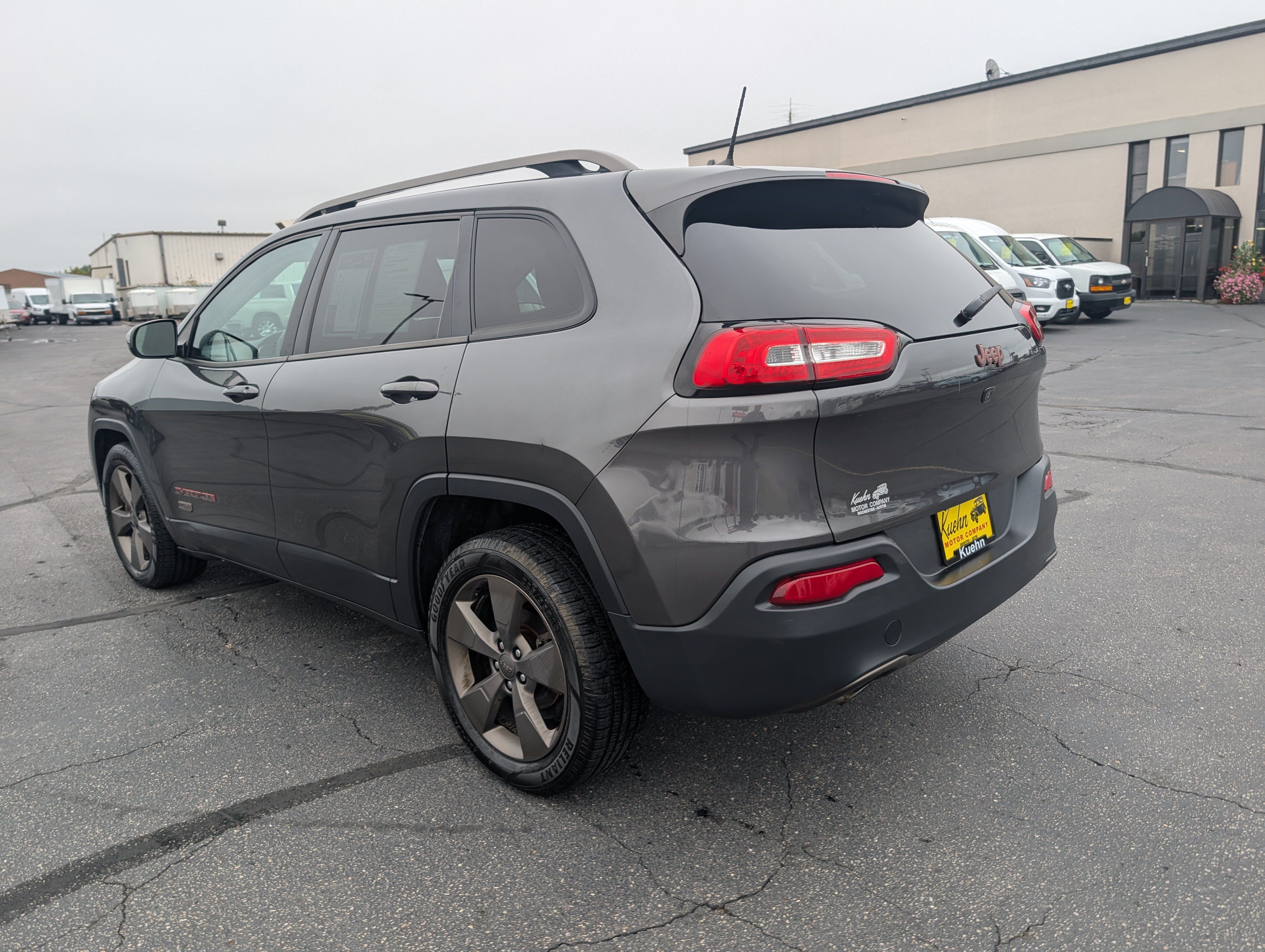 Used 2016 Jeep Cherokee 75th Anniversary FWD image 6