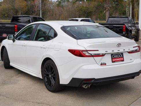 Used 2025 Toyota Camry SE FWD image 21