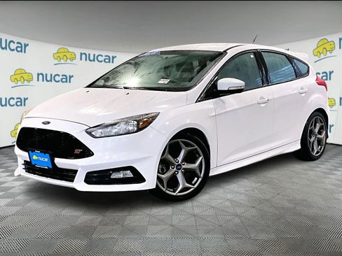 Used 2018 Ford Focus ST image 3