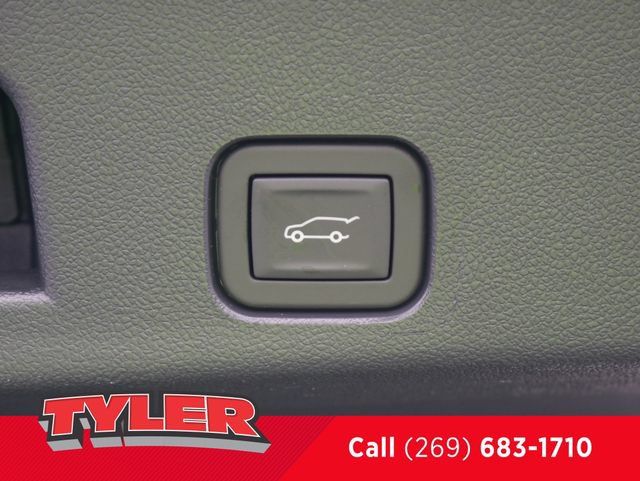 New 2026 Chevrolet Traverse LT w/ Driver Confidence Package AWD/4WD image 18