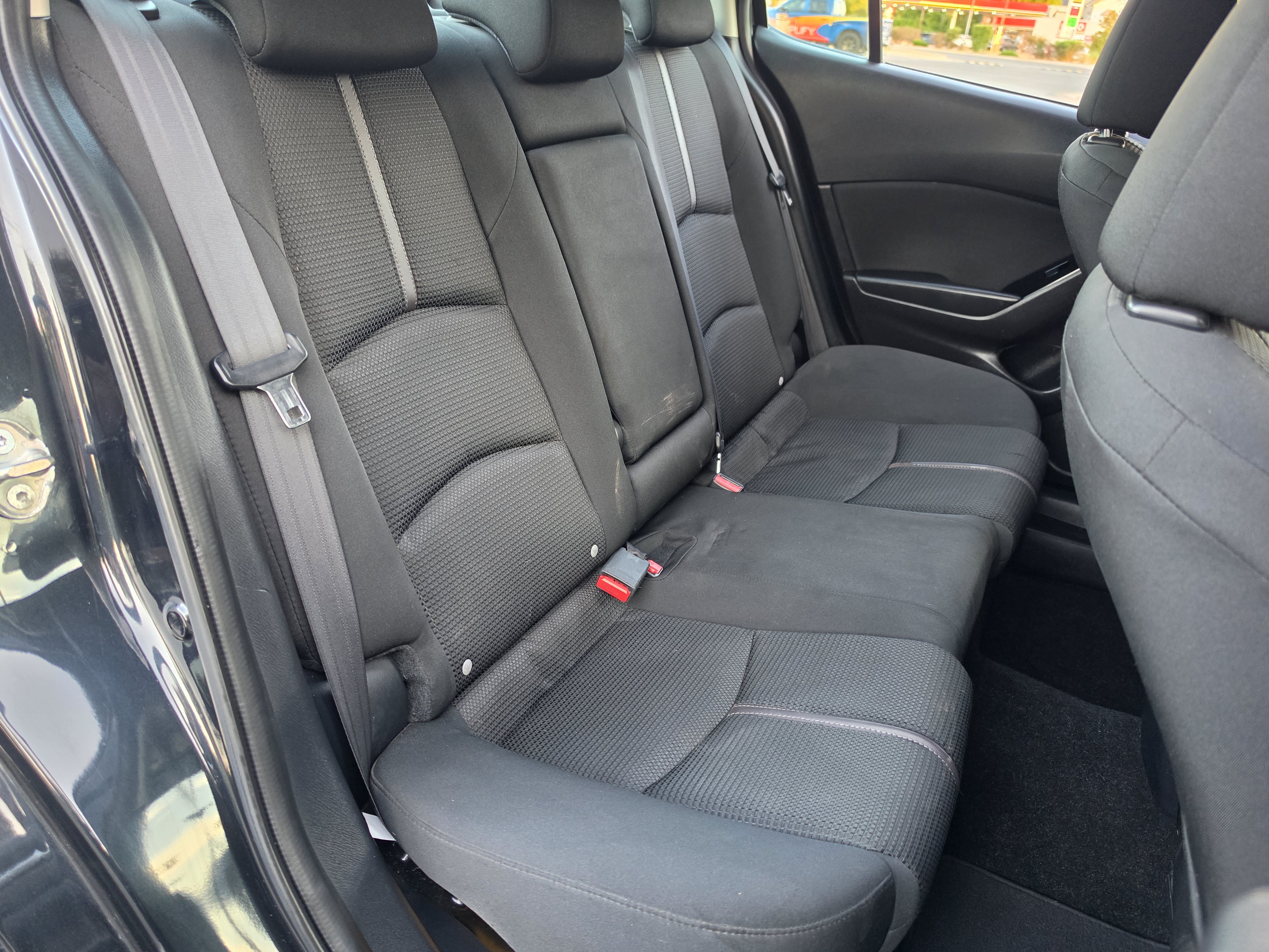 Used 2018 MAZDA MAZDA3 Sport w/ Preferred Equipment Package FWD image 18