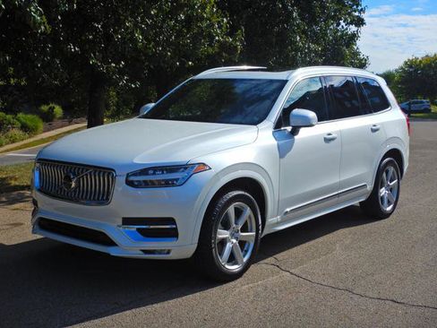 Used 2024 Volvo XC90 B6 Core image 1