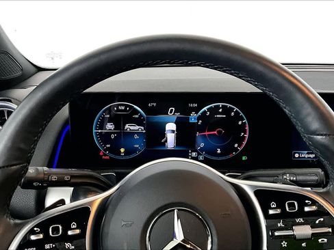 Used 2023 Mercedes-Benz GLB 250 4MATIC image 26