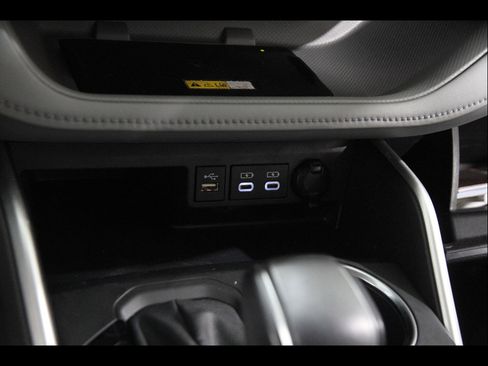 Used 2023 Toyota Highlander XLE image 15