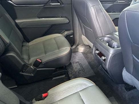 Used 2024 GMC Acadia AT4 w/ Super Cruise Package image 19