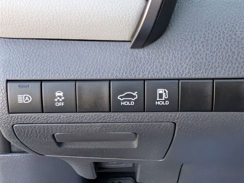 Used 2022 Toyota Camry LE image 22