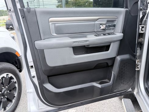 Used 2018 RAM 1500 Big Horn AWD/4WD image 25