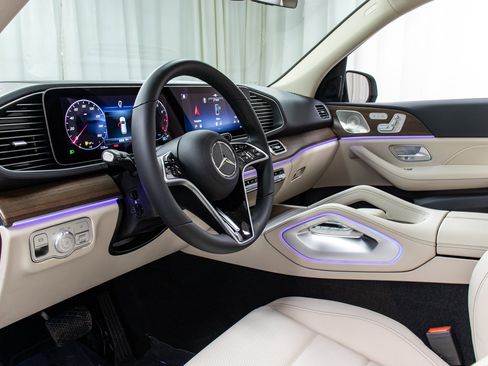 Used 2025 Mercedes-Benz GLE 350 4MATIC image 12