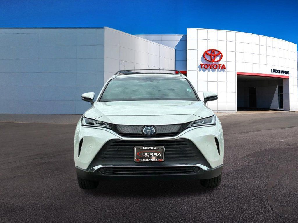 Used 2022 Toyota Venza XLE AWD/4WD image 7