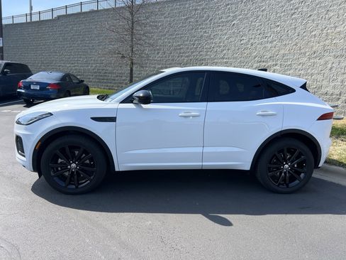 Used 2024 Jaguar E-PACE R-Dynamic SE image 4