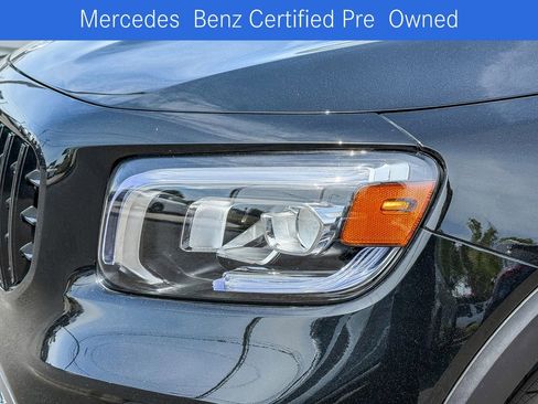Used 2022 Mercedes-Benz GLB 250 4MATIC w/ Premium Package Lite image 2