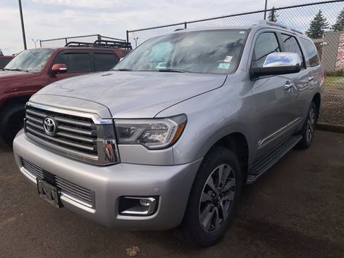 Used 2019 Toyota Sequoia Limited w/ Safety & Convenience Package image 4