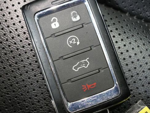 Used 2024 Jeep Grand Cherokee L Limited w/ Luxury Tech Group II image 31