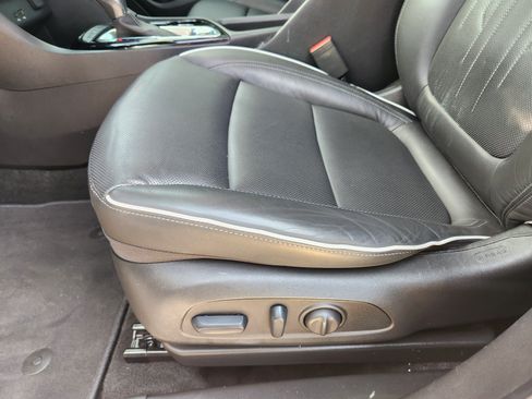 Used 2024 Buick Encore GX Avenir w/ Avenir Technology Package FWD image 22
