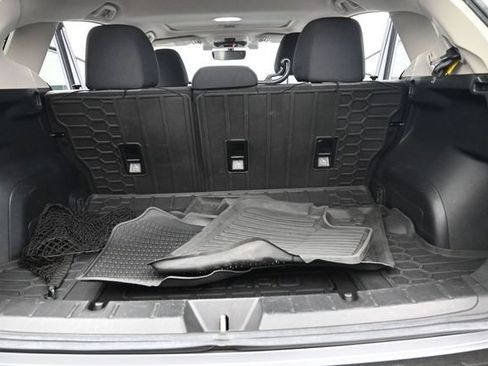 Used 2018 Subaru Crosstrek 2.0i Premium AWD/4WD image 18