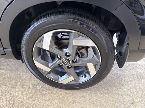 Used 2023 Hyundai Venue SEL image 37