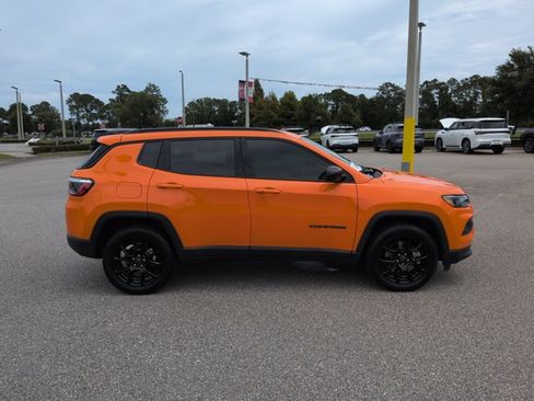 Used 2026 Jeep Compass Latitude AWD/4WD image 4