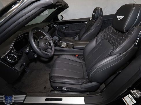 Used 2022 Bentley Continental GT V8 image 13