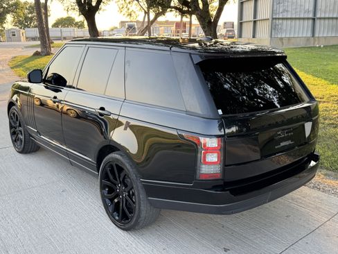 Used 2015 Land Rover Range Rover HSE image 12