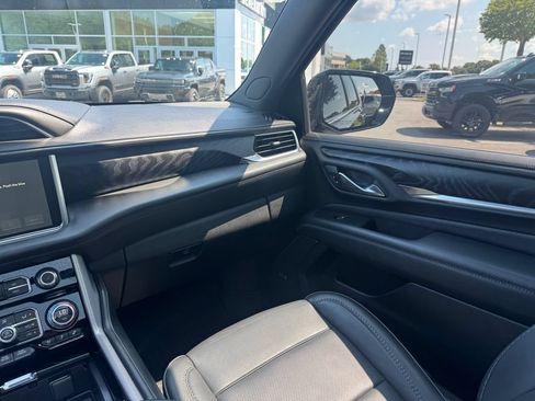 Used 2022 GMC Yukon Denali AWD/4WD image 15