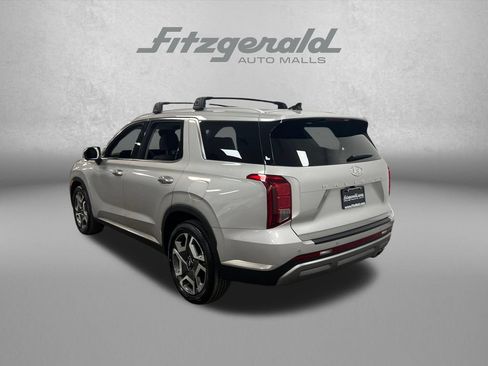 Used 2023 Hyundai Palisade Limited FWD image 3