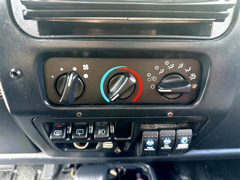 Used 2003 Jeep Wrangler Rubicon image 53