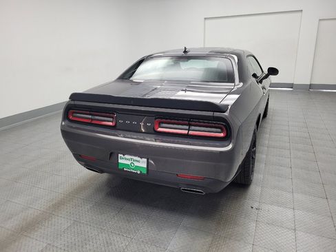 Used 2016 Dodge Challenger SXT Plus image 7