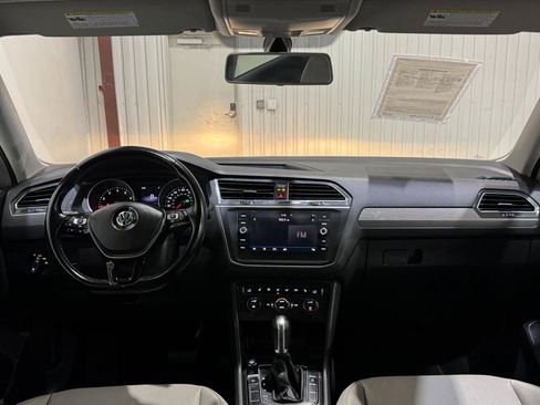 Used 2019 Volkswagen Tiguan SE FWD image 19