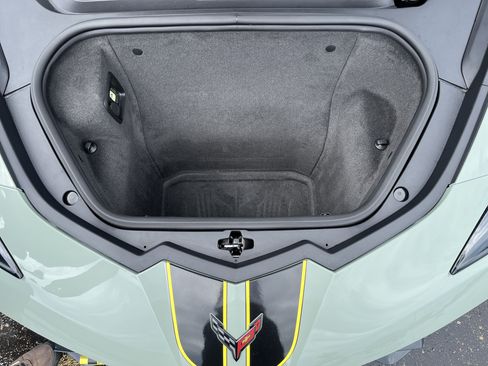 Used 2024 Chevrolet Corvette Stingray Premium Conv w/ Z51 Performance Package RWD image 21