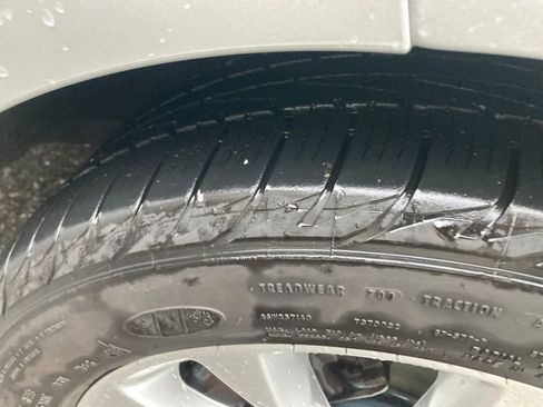 Used 2017 Ford Fusion SE w/ Fusion SE Technology Package image 32