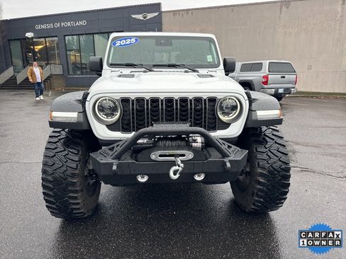 Used 2025 Jeep Gladiator Rubicon w/ Convenience Group image 3