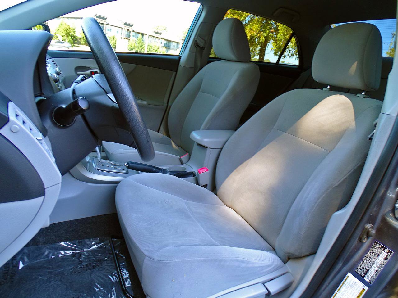 Used 2011 Toyota Corolla LE FWD image 13
