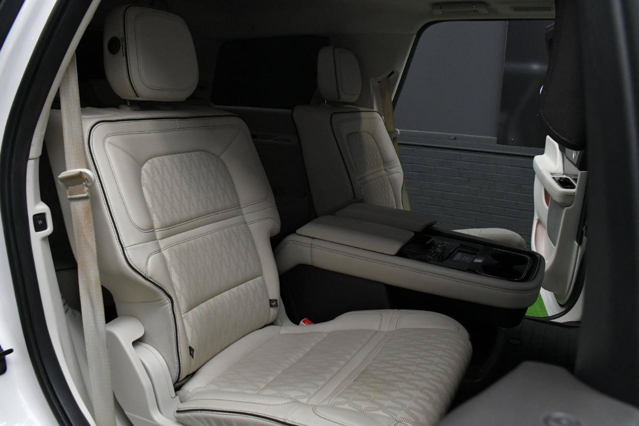 Used 2019 Lincoln Navigator Black Label w/ Cargo Package AWD/4WD image 37