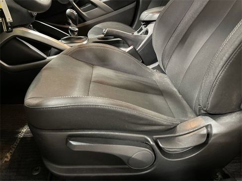 Used 2013 Hyundai Veloster image 18