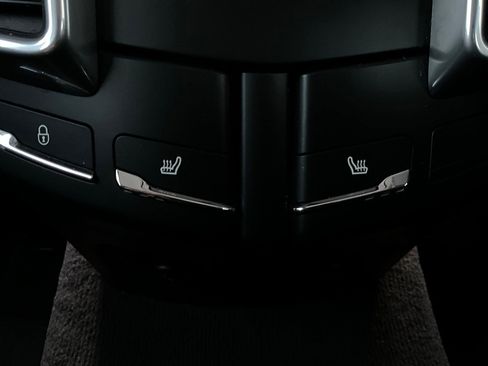 Used 2016 Porsche Cayenne GTS image 13