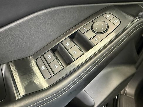 Used 2023 Nissan Rogue SV w/ SV Premium B Package AWD/4WD image 34